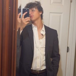 Meet your Posher, Phillip